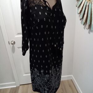 Rue 21 Size XS. Black and White Patterned Dress 3/4 Sleeves Lace Necklin…